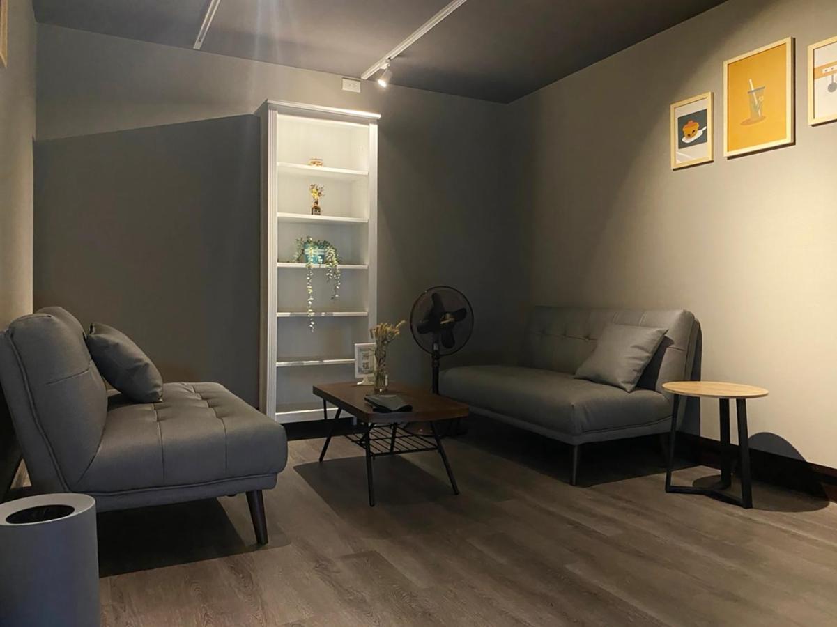 Mula Hostel Tainan Luaran gambar
